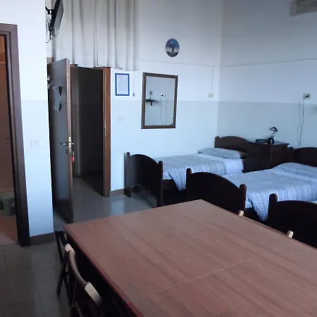 بيت شباب Sant'anna *