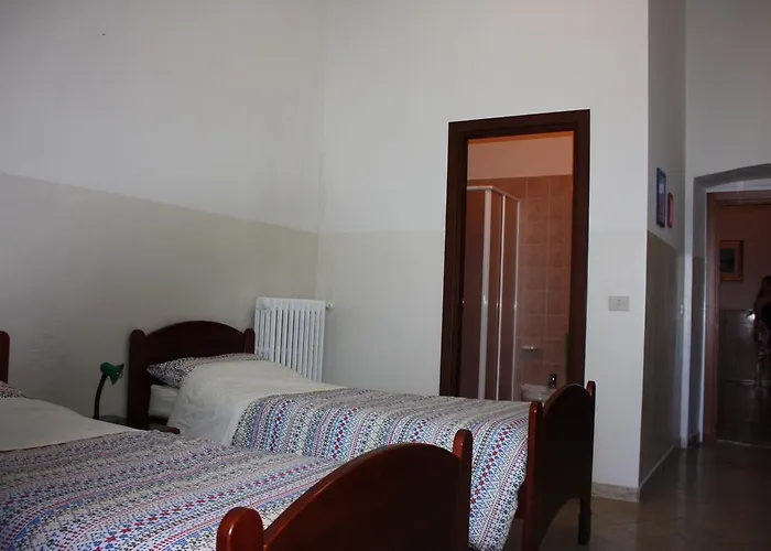 بيت شباب Sant'anna نارني