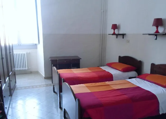 بيت شباب Sant'anna نارني